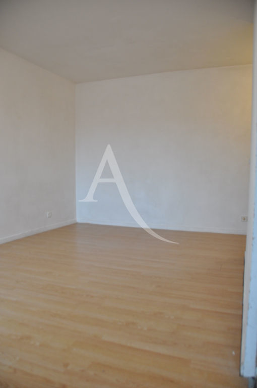 Appartement a louer  - 1 pièce(s) - 24.78 m2 - Surfyn