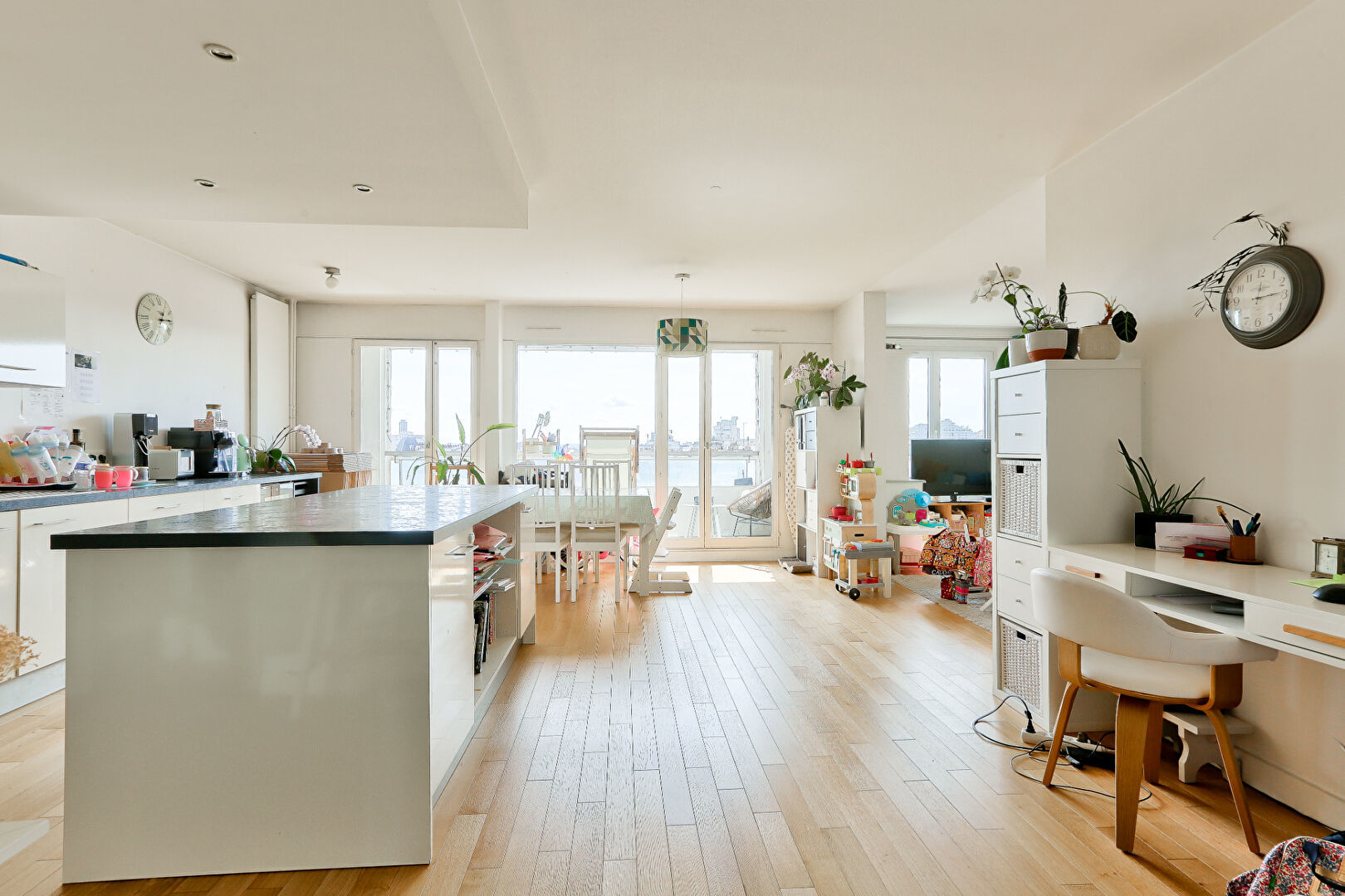 Appartement a louer paris-13e-arrondissement - 4 pièce(s) - 85.7 m2 - Surfyn