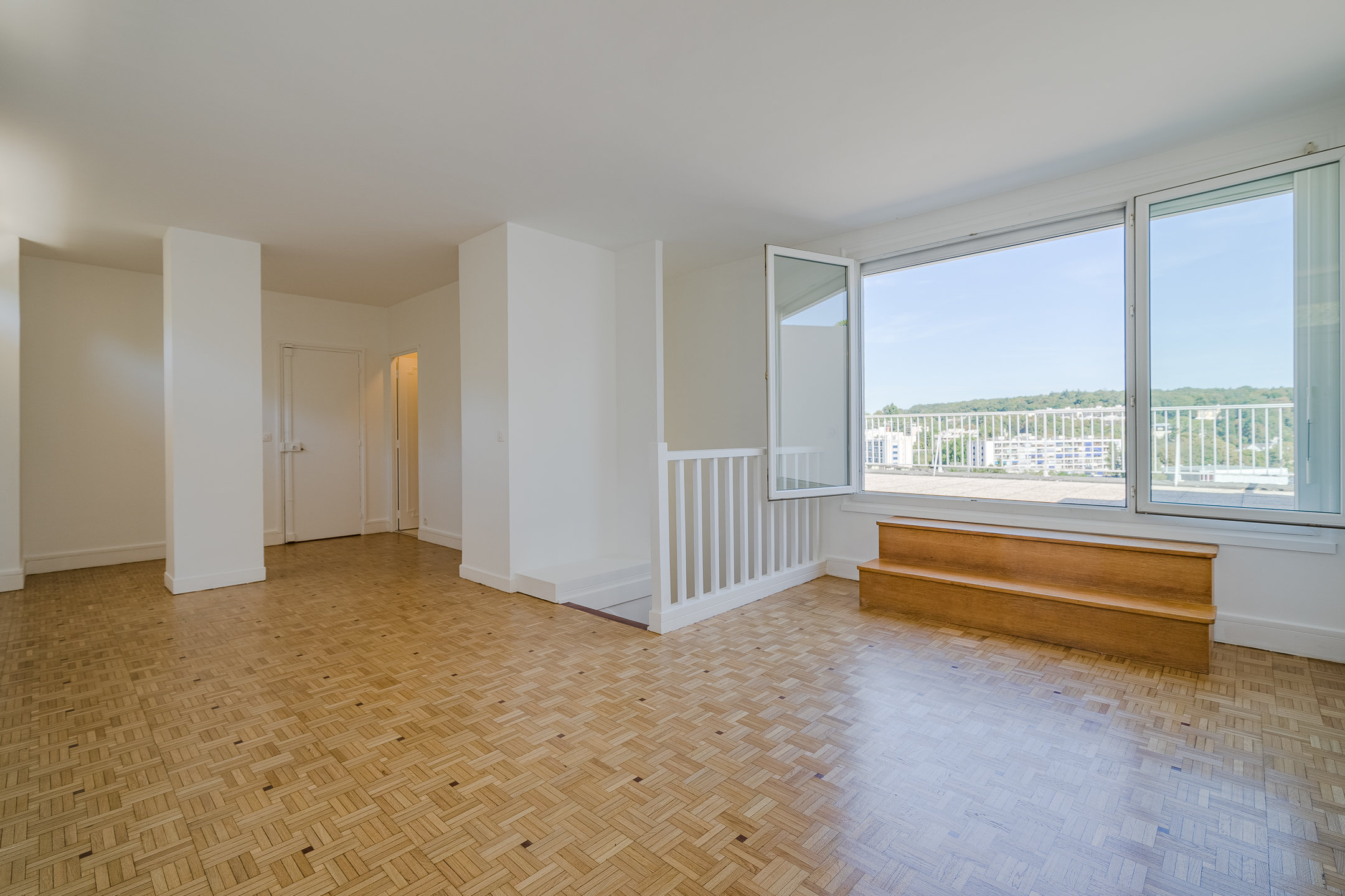 Appartement a louer ville-d'avray - 4 pièce(s) - 137.28 m2 - Surfyn