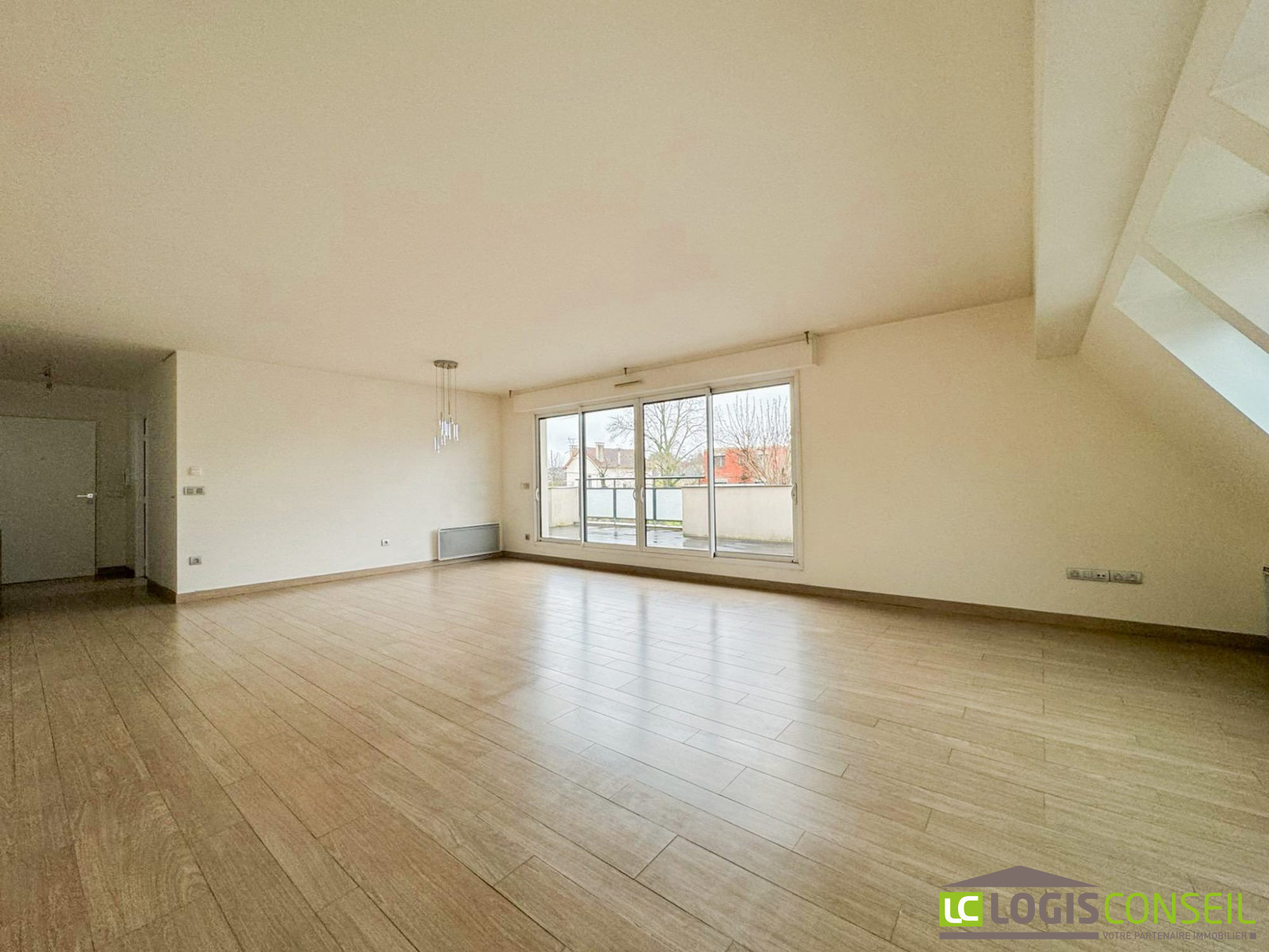 Appartement a louer  - 4 pièce(s) - 107 m2 - Surfyn