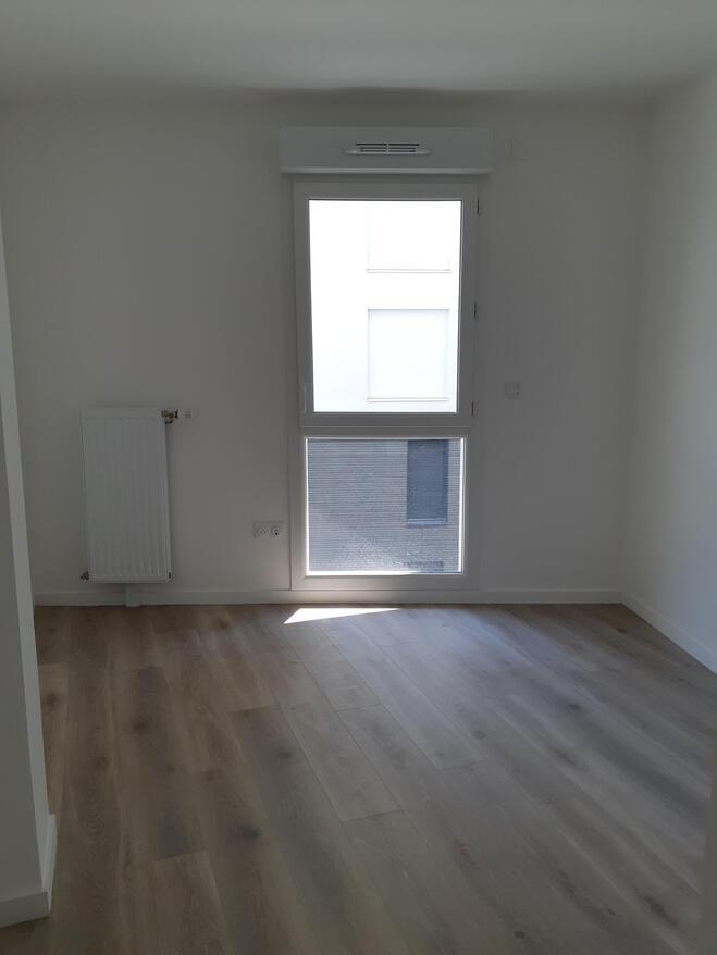 Appartement a louer  - 5 pièce(s) - 102.1 m2 - Surfyn