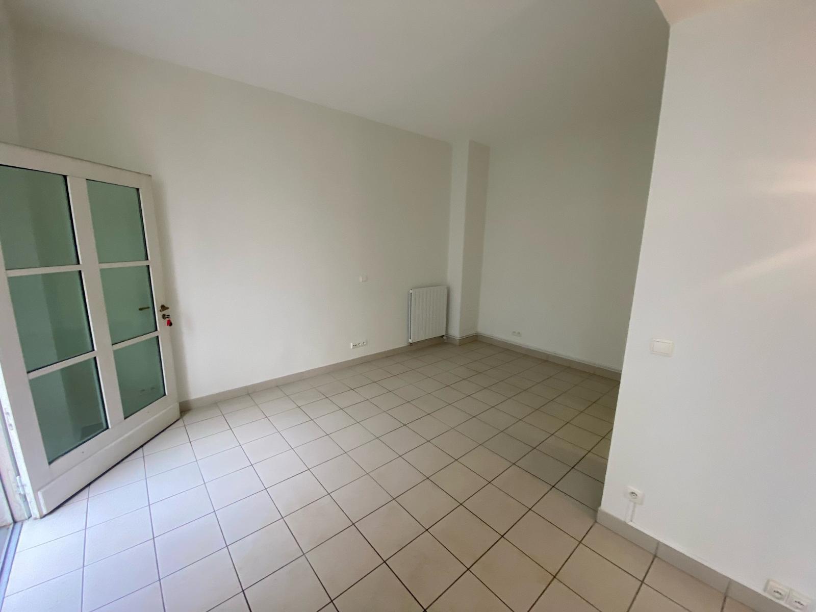 Appartement a louer paris-8e-arrondissement - 1 pièce(s) - 30 m2 - Surfyn