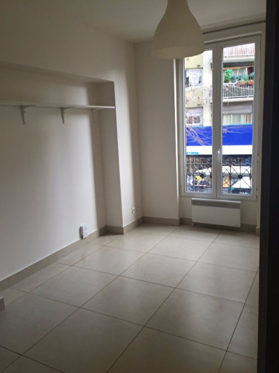 Appartement a louer paris-18e-arrondissement - 1 pièce(s) - 17.04 m2 - Surfyn