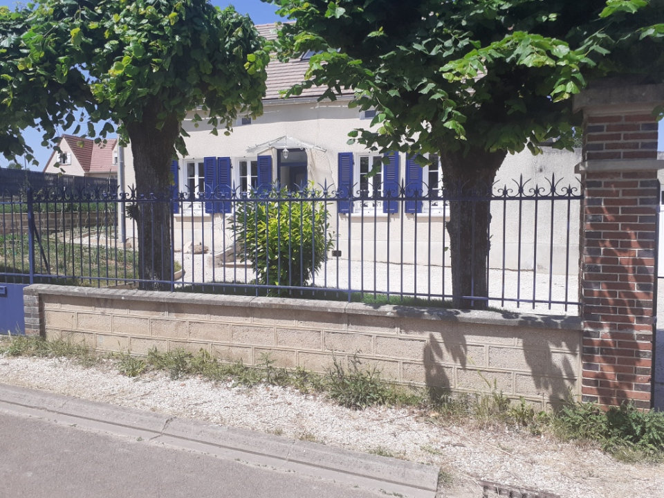 Maison 9 pièces 147 m² Laroche-Saint-Cydroine