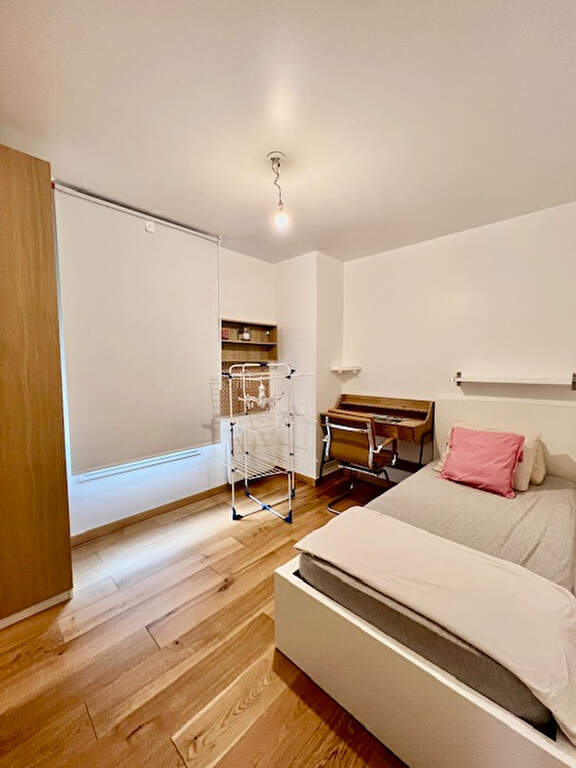 Appartement a louer  - 4 pièce(s) - 81.11 m2 - Surfyn