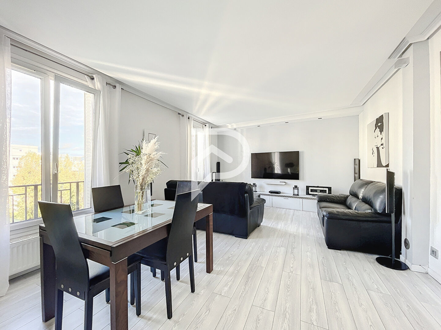 Appartement 4 pièce(s) 87 m²à vendre Courbevoie