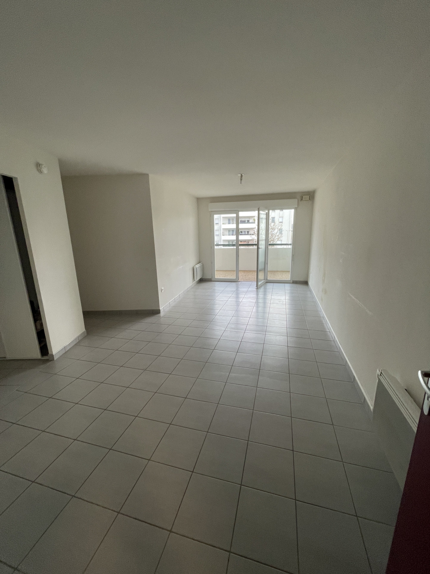 En exclusivité - A vendre - Appartement T3 de 5852 m2 à BAYONNE (64100) (3 pièces, 59 m²)